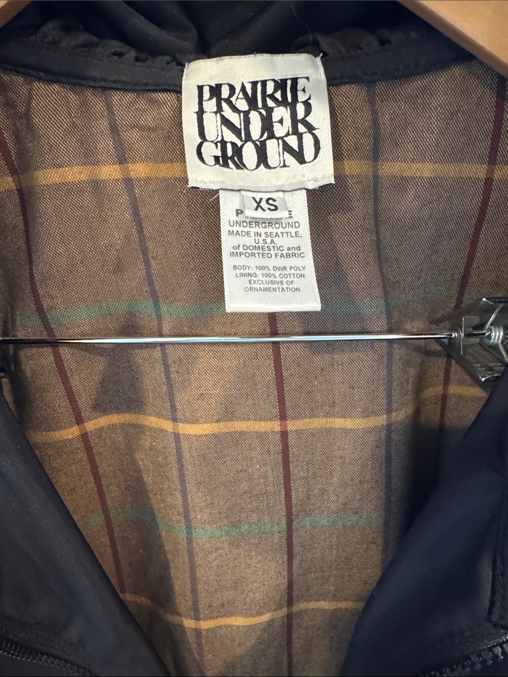 Prairie Underground Black Hooded zip up Coat with Ruching - Picture 5 of 5